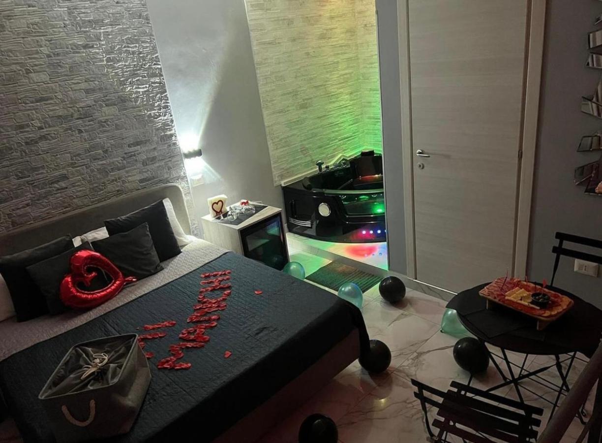 B&B Alla Stazione Napels Buitenkant foto