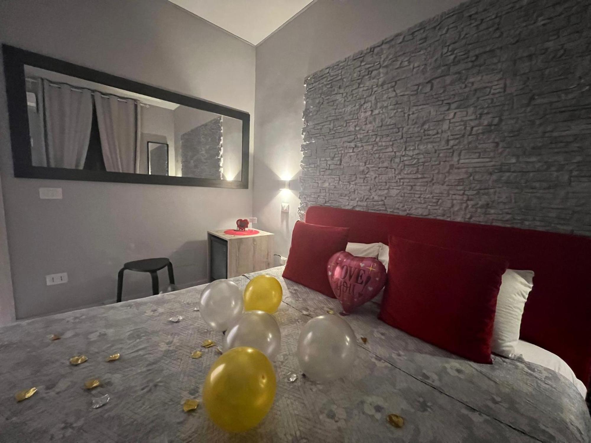 B&B Alla Stazione Napels Buitenkant foto