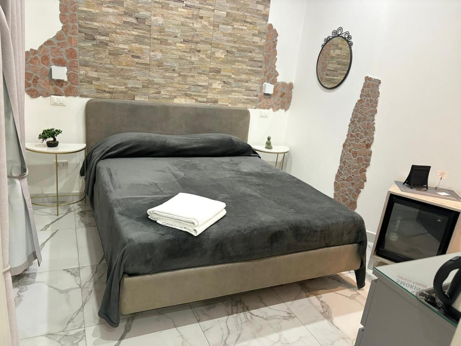 B&B Alla Stazione Napels Buitenkant foto