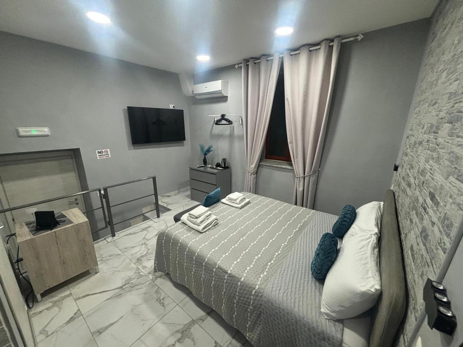 B&B Alla Stazione Napels Buitenkant foto
