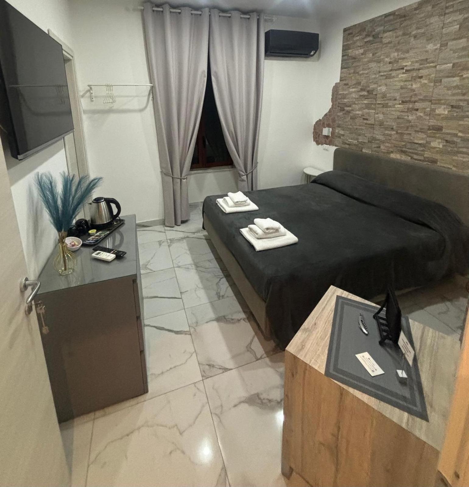 B&B Alla Stazione Napels Buitenkant foto