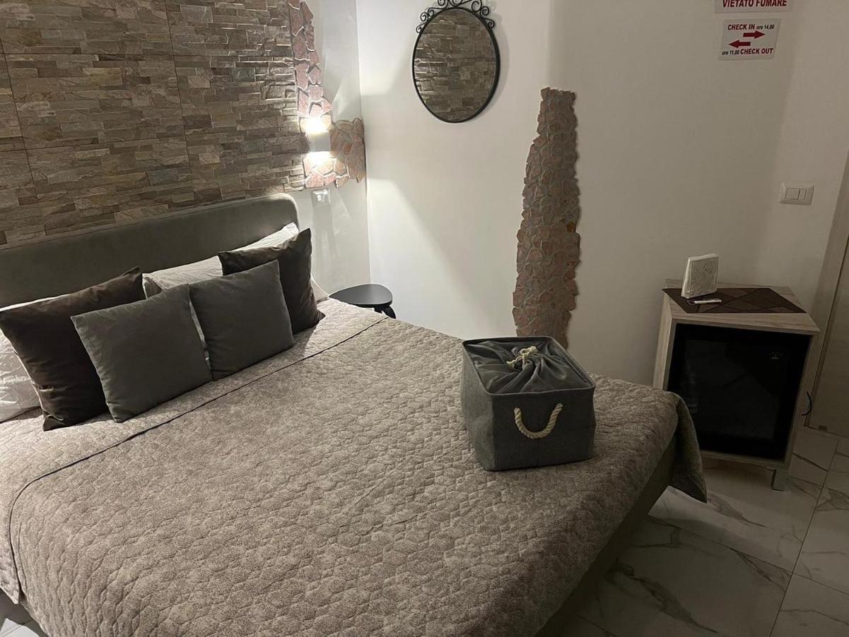 B&B Alla Stazione Napels Buitenkant foto
